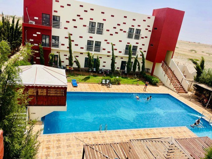 Chambre double ou twin (2 PERSONNES) / P.Déjeuner offert