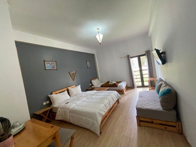 Chambre TRIPLE (3 PERSONNES) / P.Déjeuner OFFERT 